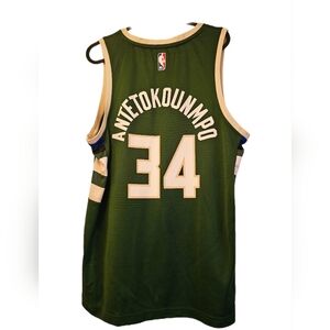 Milwaukee Bucks #34 Greeb Jersey – Sz S Giannis Antetokounmpo Fanatics Edition